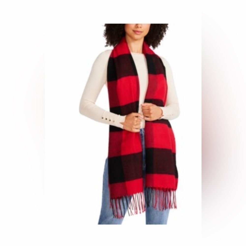 NWT- Steve Madden Buffalo Check Blanket Scarf with Fringe Detail